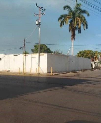 Imagen 3 de 4 de Vende Terreno 907m² Esquina Av. Principal De Lecheria