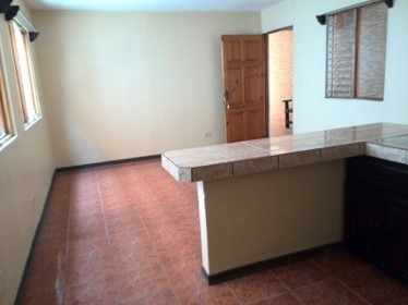 Imagen 5 de 8 de Apartamento Amplio, 5ta Entrada De Los Adobes
