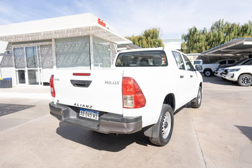 Toyota Hilux 2.4 Dc 4x2 Tdi Dx L21 2023