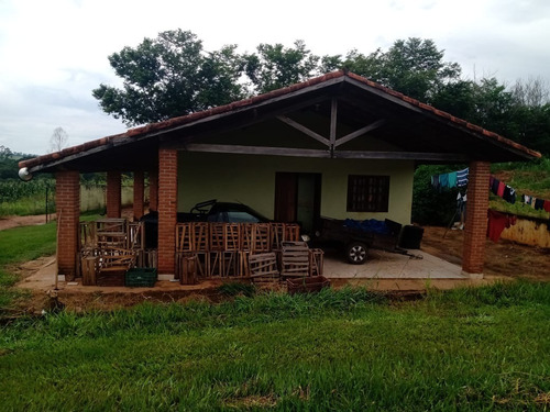 Sítio 5,5 Alqueires Rico Em Agua,localização Nobre,2 Casas Boas,4 Dorms Cada,4 Kms Do Asfalto,terra Fértil,vermelha,muitas Benfeitorias - St00053 - 69181042
