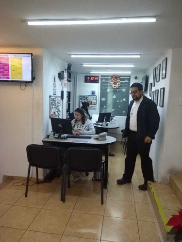 Imagen 2 de 14 de Excelente Esquina Comercial O Para Oficinas