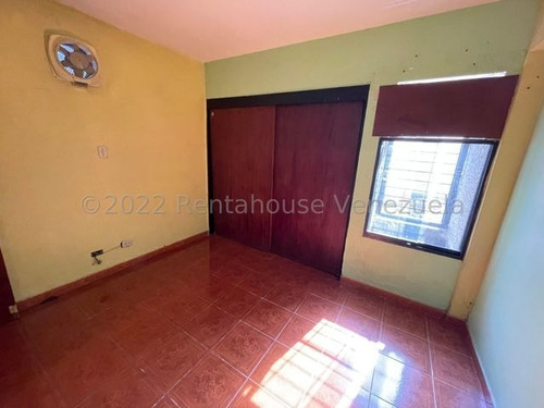 Imagen 12 de 30 de Apartamento En Venta Este Barquisimeto, Cerca De Avenida Abogados, Amplio Patio, Info. 0424-5325471, Codigo 22-22704 Mf