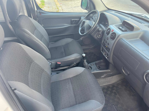 Imagen 16 de 21 de Peugeot Partner 2020 1.6 Hdi Confort