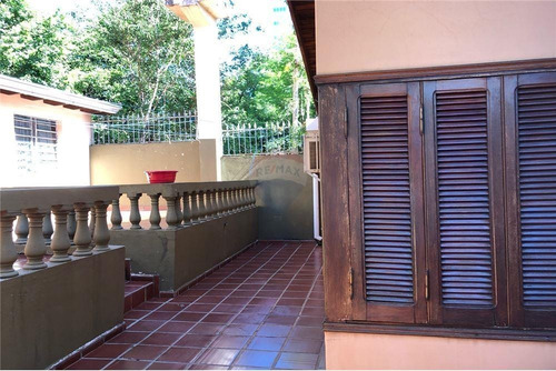 Imagen 10 de 15 de Vendo Casa Sobre Avenida, Frente Al Sambódromo: 4 Habitaciones Y 3 Baños