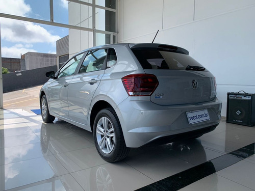 Imagem 6 de 12 de Volkswagen Polo Hatch 1.0 12v 4p Tsi 200 Comfortiline Automá