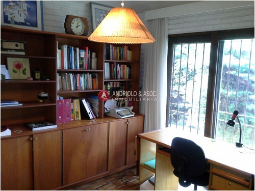 Casa En Zona De Playa Brava Y Aidy Grill- Ref: 5328