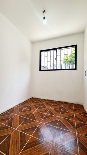 Casa En Venta De 4 Dorm. En Ñuñoa