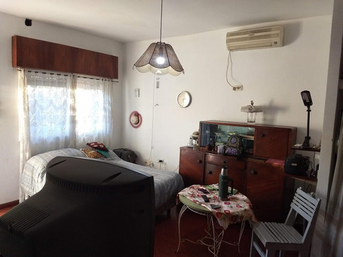 Imagen 3 de 11 de Casa - Isidro Casanova