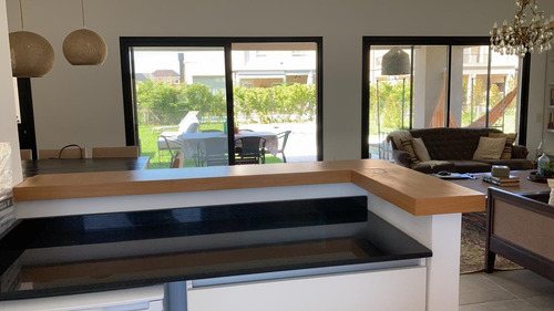 Casa En Venta Nordelta Barrio Tipas Con 4 Dormitorios Uno En Suite C/vestidor Galería Con Parrilla, Pileta Y Pque. Tipas: Lago Tenis Basquet Futbol 2 Sum Club House Piscina Parrilla Voley Juegos Niños