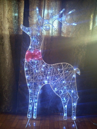 Imagen 1 de 2 de Ciervo Navideño Decorado E Iluminado