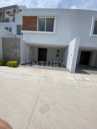 Casa Nueva En Venta En Residencial Al Norte De La Ciudad