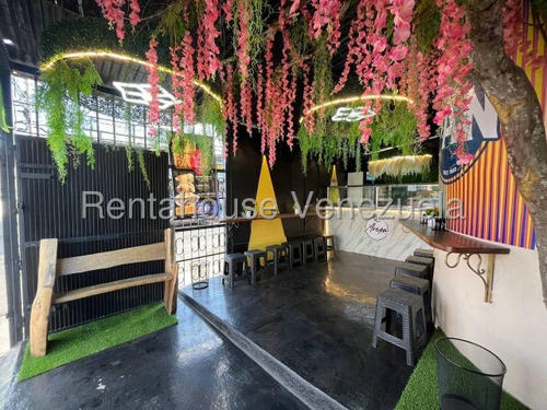 Fredxia Castillo Vende Fondo De Comercio Opertivo Relaciondo Con La Venta De Alimentos Y Bebidas, Listo Para Trabajar En El Este De Barqusimeto # 25-12638