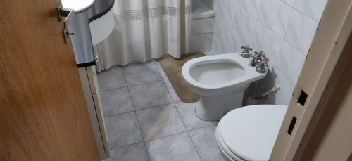 Chalet Impecable En Zona Residencial.