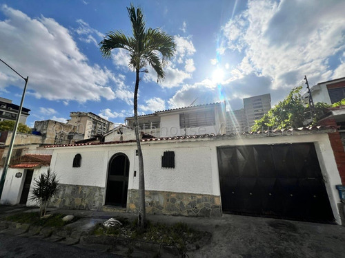 Casa En Venta En El Marqués Caracas 24-23145