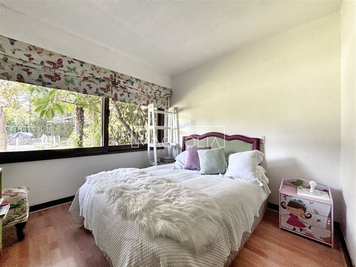Casa En Arriendo De 6d/4b En Las Condes
