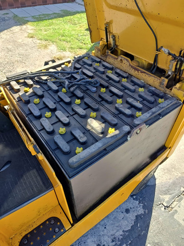 Autoelevador Caterpillar Electrico De 2.500 Kilos