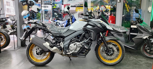 Moto Suzuki V-strom 650