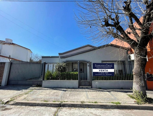 Casa En Venta En Castelar Sur