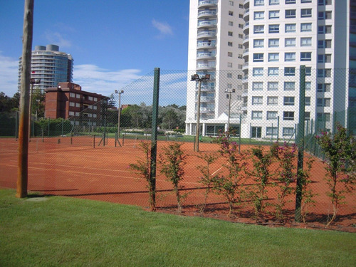 Apartamento En Venta En Torre Con Todos Los Amenities!.