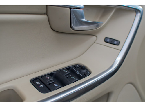 Volvo XC60 2.0 T5 COMFORT FWD TURBO GASOLINA 4P AUTOMÁTICO