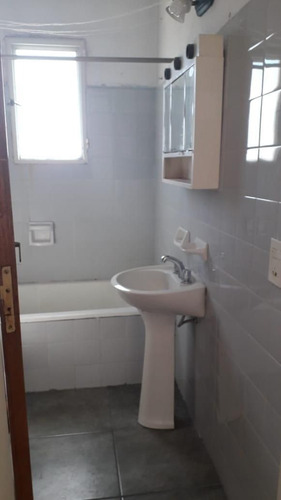 Imagen 4 de 8 de Venta De Departamento De 2 Ambientes En Wilde Centro