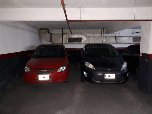 Imagen 2 de 4 de Cochera Grande En Zona Sonbre Av. Cabildo - Belgrano