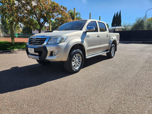 Toyota Hilux 3.0 Cd Srv Cuero I 171cv 4x4 5at