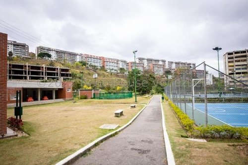 Imagen 21 de 28 de Mls #22-23505 Acogedor Apartamento Actualizado, En Una De Las Mejores Urbanizaciones De Caracas Que Dispone De 2 Pozos Profundos, Por Lo Que Nunca Falta El Agua. Afm.