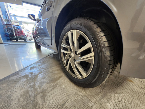 Peugeot 208 1.6 Feline Tiptronic