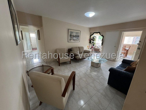 Cod. 18: Bonito Apartamento En Los Chaguaramos. No Dejes De Visitarlo