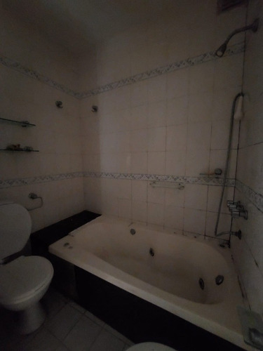 Imagen 11 de 14 de Departamento De 2 Ambientes Con Cochera Y Patio En Venta En Wilde