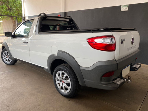 Imagem 4 de 10 de Strada Working 1.4 Flex