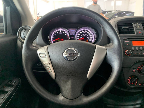 Imagem 9 de 10 de Nissan Versa 1.6 16v Flexstart S 4p Manual