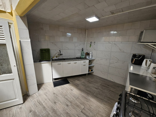 Casa En El Centro De 8 Dormitorios Y 3 Baños, Ideal Hogar Estudiantil O Empresa