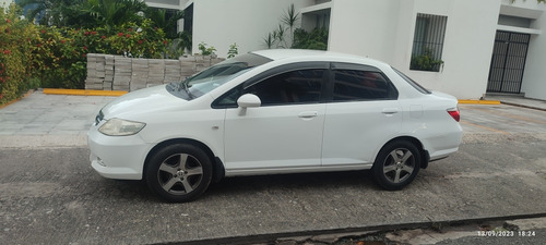 Imagen 3 de 15 de Honda Fit Arias Japonesa