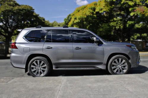 Lexus LX 5.7 570