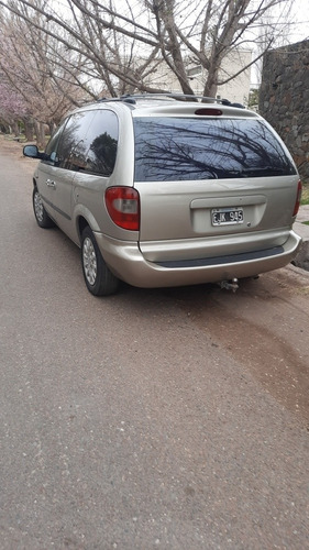 Imagen 2 de 3 de Chrysler Caravan 2004 3.3 Se 3.3
