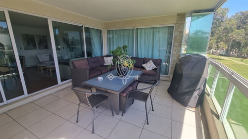 Departamento En Venta De 3 Dorm. En Santo Domingo