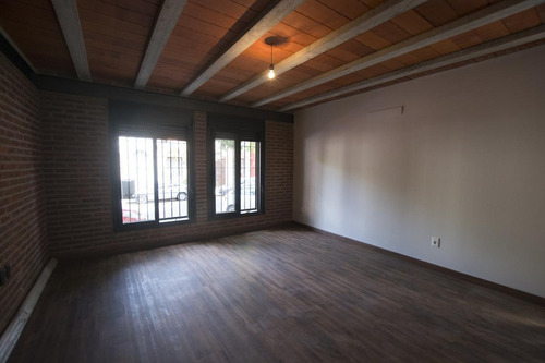 Dúplex 2d Con Patio Y También Barbacoa Abierta Con Parrillero De Uso Exclusivo!