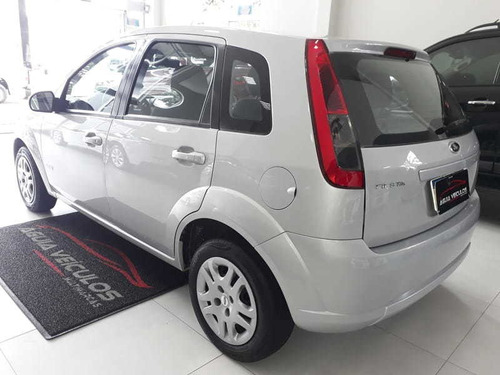 Imagem 2 de 15 de Ford Fiesta 1.6 8v Flex 2013