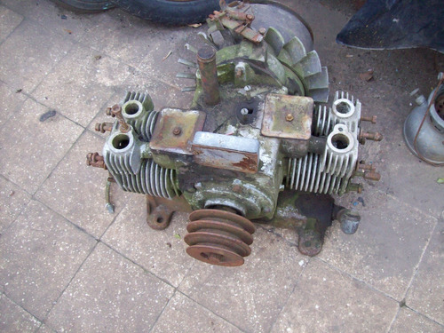 Motor Antiguo Bicilindrico