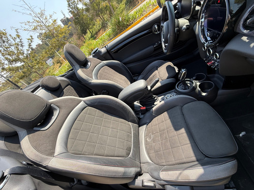 Mini John Cooper Works 2.0 Hot Chilli At