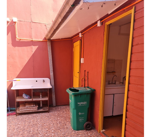 Casa 3 Dormitorios En Pasaje Cerrado, Estacion Central