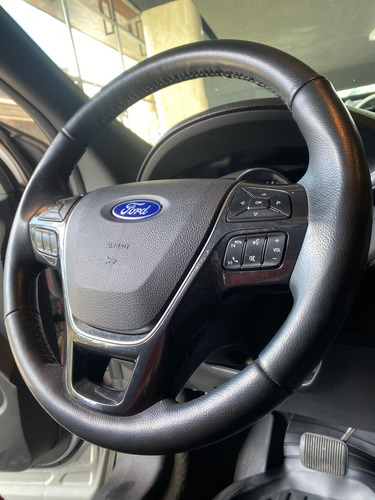 Ford Explorer Sport
