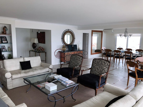 Imagen 3 de 18 de Amplio Apartamento De 4 Dormitorios En Primera Linea! - Punta Del Este Punta Del Este