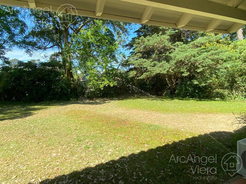 Casa - La Arbolada - En Barrio Priado -punta Del Este