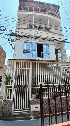 Casa En Arriendo En Cali Ciudad Córdoba. Cod 111984