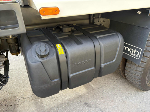 Volvo Vm 330 6x4 Ano 2022 Automático Com Báscula De 16m3