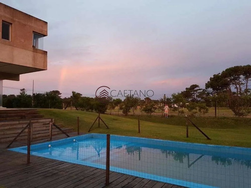 Imagen 13 de 13 de Hermosa Casa Amarilla De Dos Plantas Con Piscina! - Punta Del Este Rincón Del Indio