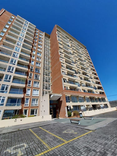 Depto En Arriendo De 2 Dorm 2 Baños. Lomas San Andres